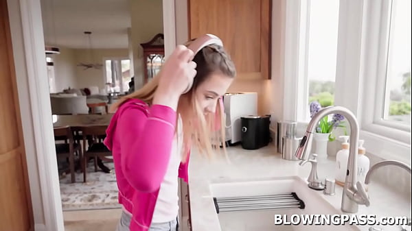 Stepsis trying to give stepbro blowjob