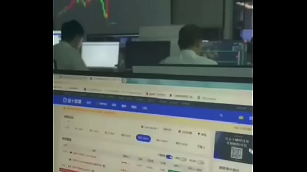 Ell1ex gets FUCKED by room of Chinese whales