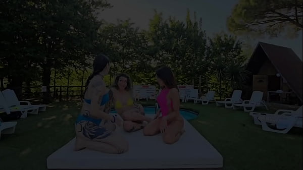 3 hot lesbians fuck in a swingers club