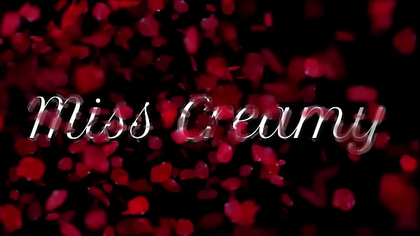 Flashing my pussy in front of a guy in public nudist beach and he FUCKS me and gives BLOWJOB – It’s very risky – MissCreamy