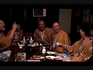 Japanese woman gets  while her husband  (Full: bit.ly/2AGrTa6)