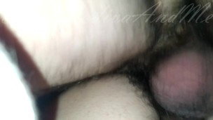 “Più sento che ti fa male e più mi diventa duro!” Inculata dolorosa – Figa pelosa – Amat italiano