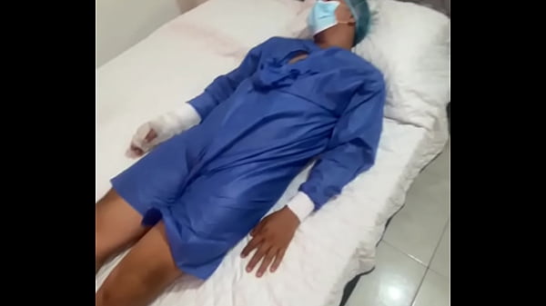 SU MEDICINA FUE UNA CHUPADA DE VERGA Y METERLO EN EL CULO