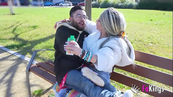 Vanessa Colombiana is the nana we all want. She takes care of you by sucking!