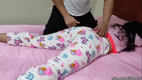 Engaño a Chica Inocente en el cuidado Para Hacerle Masajes